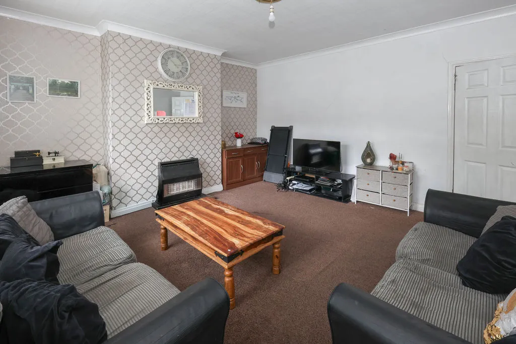 Rossall Road, Rochdale OL12 0EG, photo 2