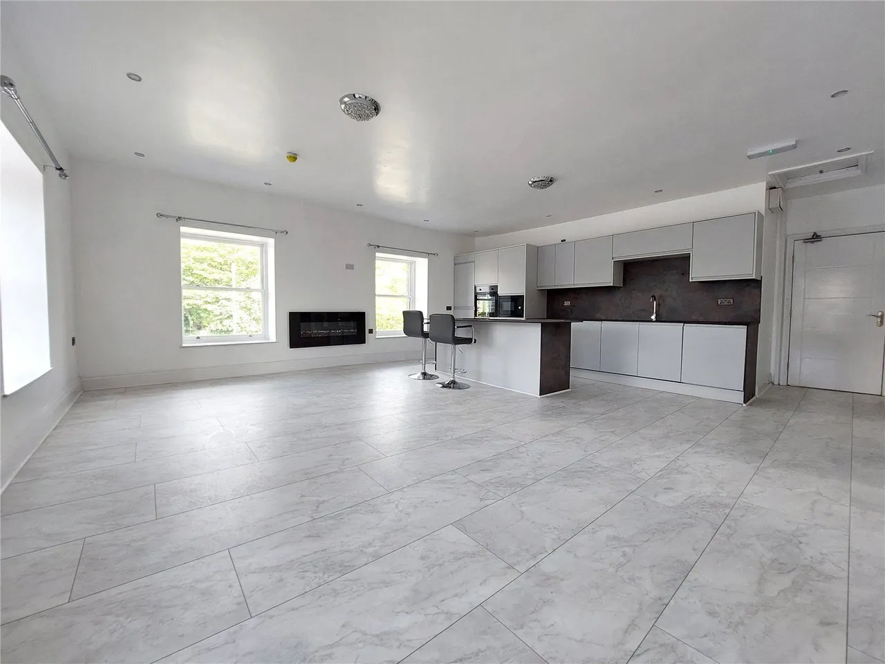 2 bed flat to rent, Bank Street, Rawtenstall, BB4