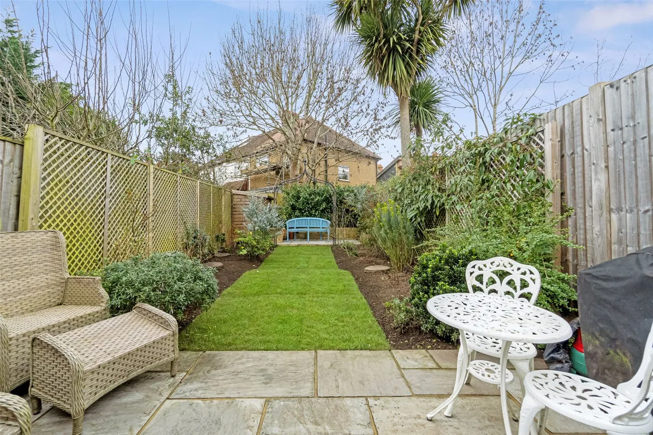 Coverts Road, Claygate, KT10 0LJ, photo 15