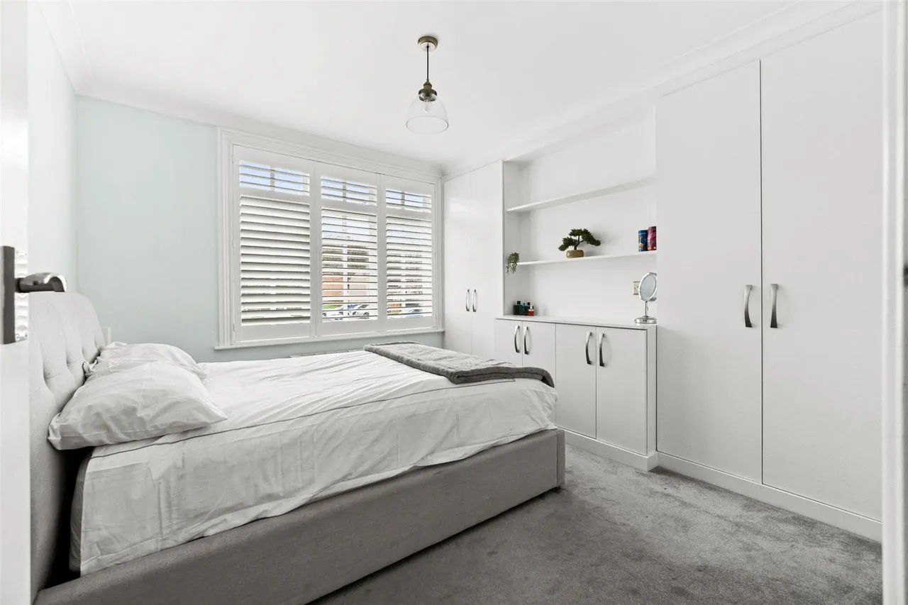 Coverts Road, Claygate, KT10 0LJ, photo 12