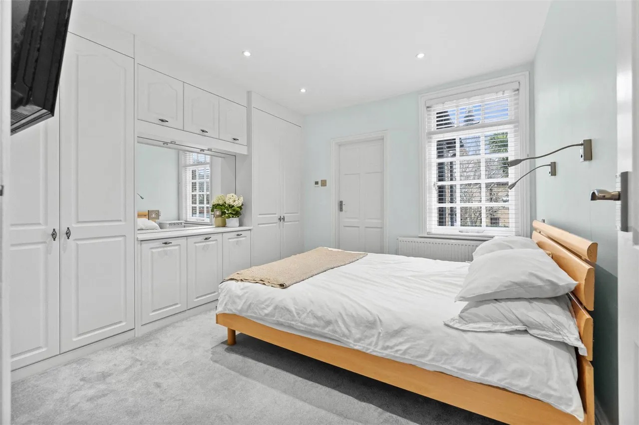 Coverts Road, Claygate, KT10 0LJ, photo 11