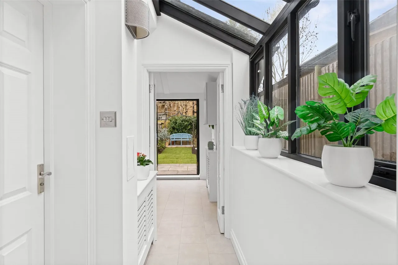 Coverts Road, Claygate, KT10 0LJ, photo 6