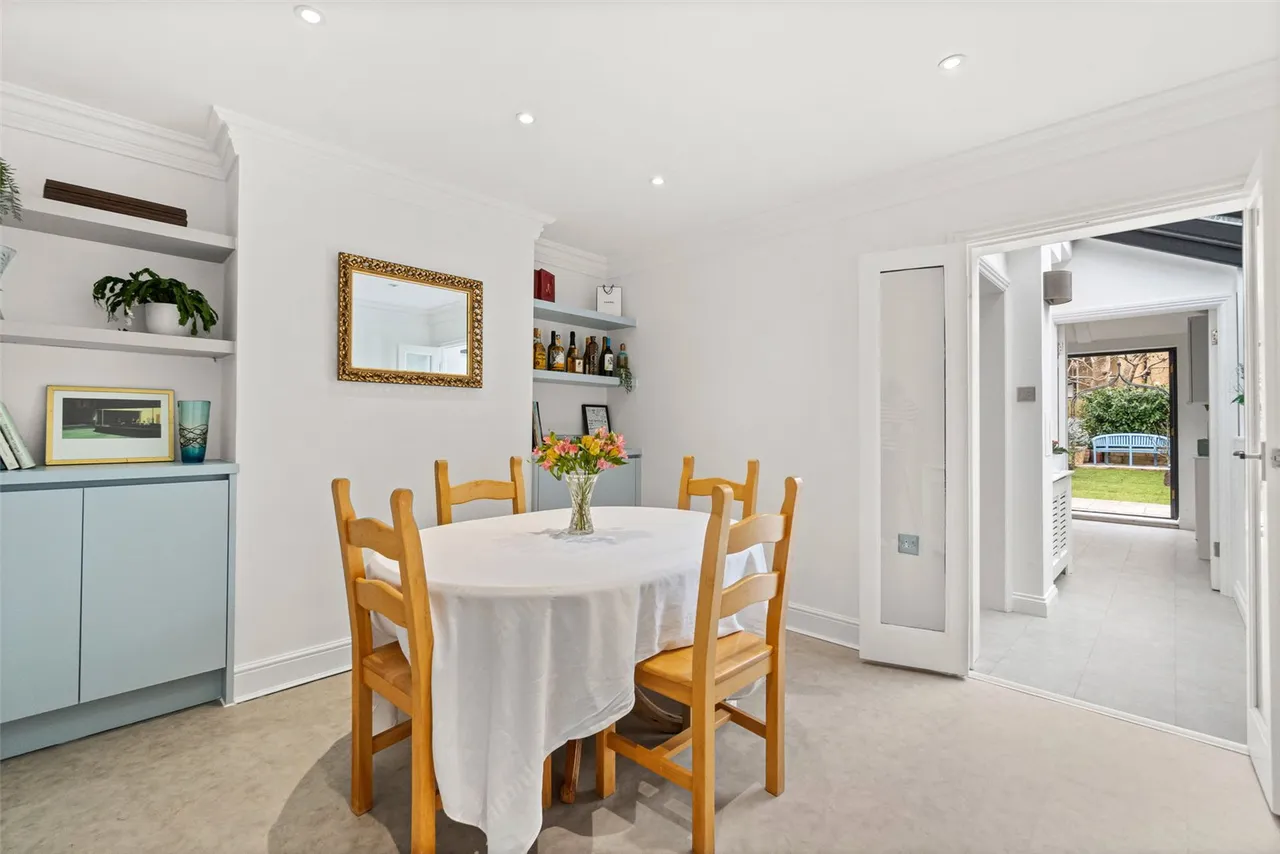 Coverts Road, Claygate, KT10 0LJ, photo 5