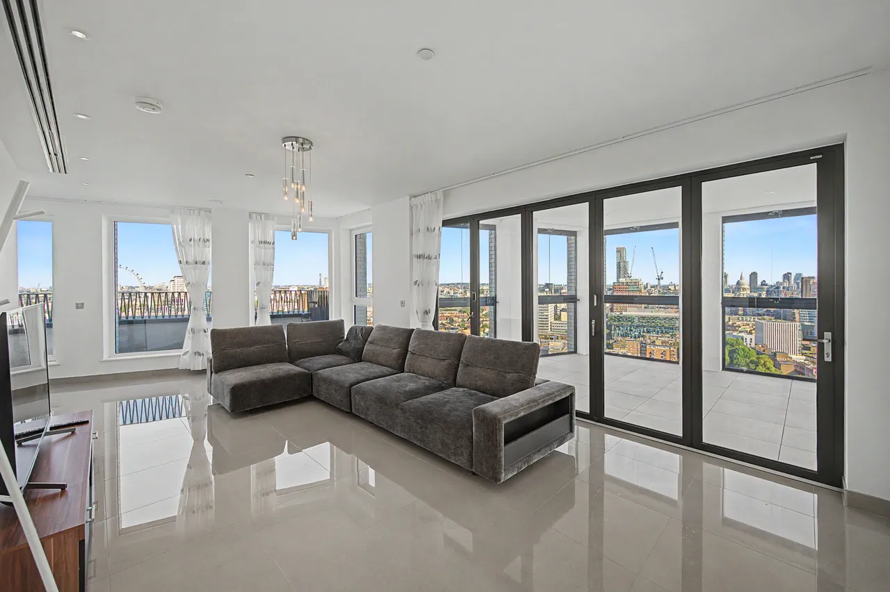 Apartment 137, Conquest Tower, 130 Blackfriars Road, London, photo 2