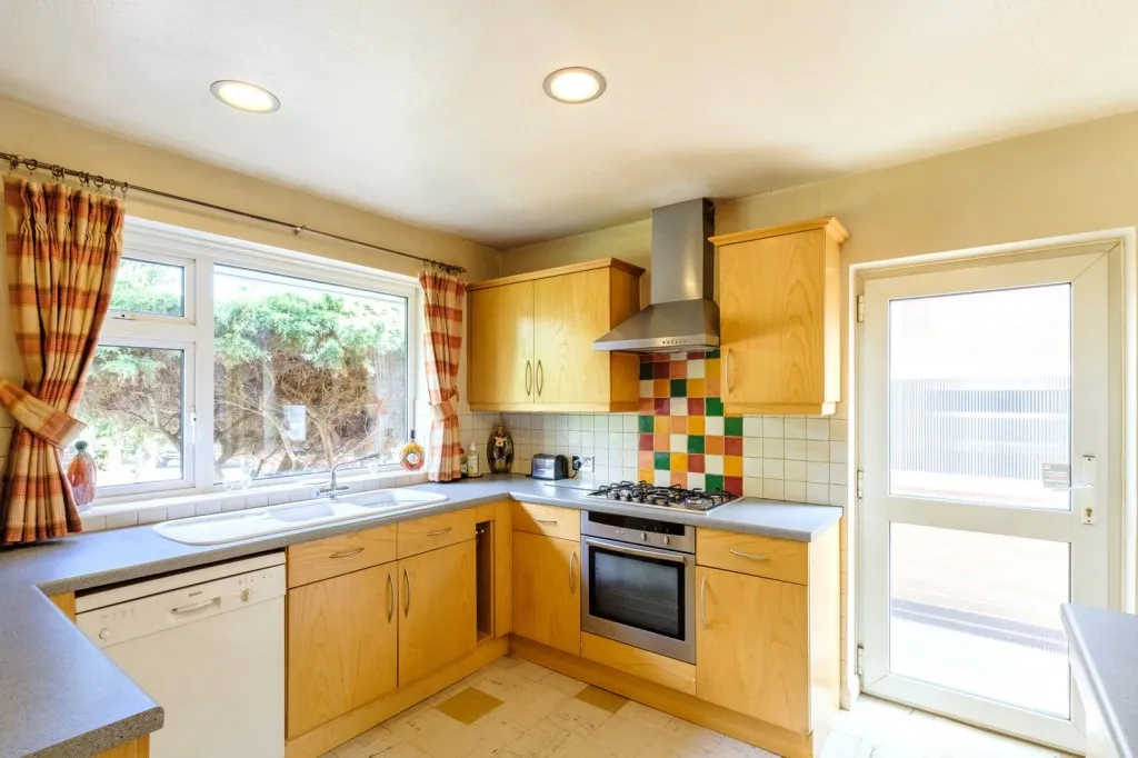 Chapel Lane, Costock, LE12, photo 4