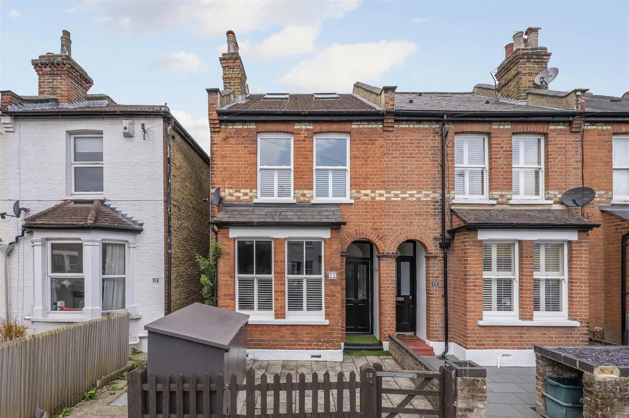3 bed house for sale — Salisbury Road, New Malden KT3 3HZ