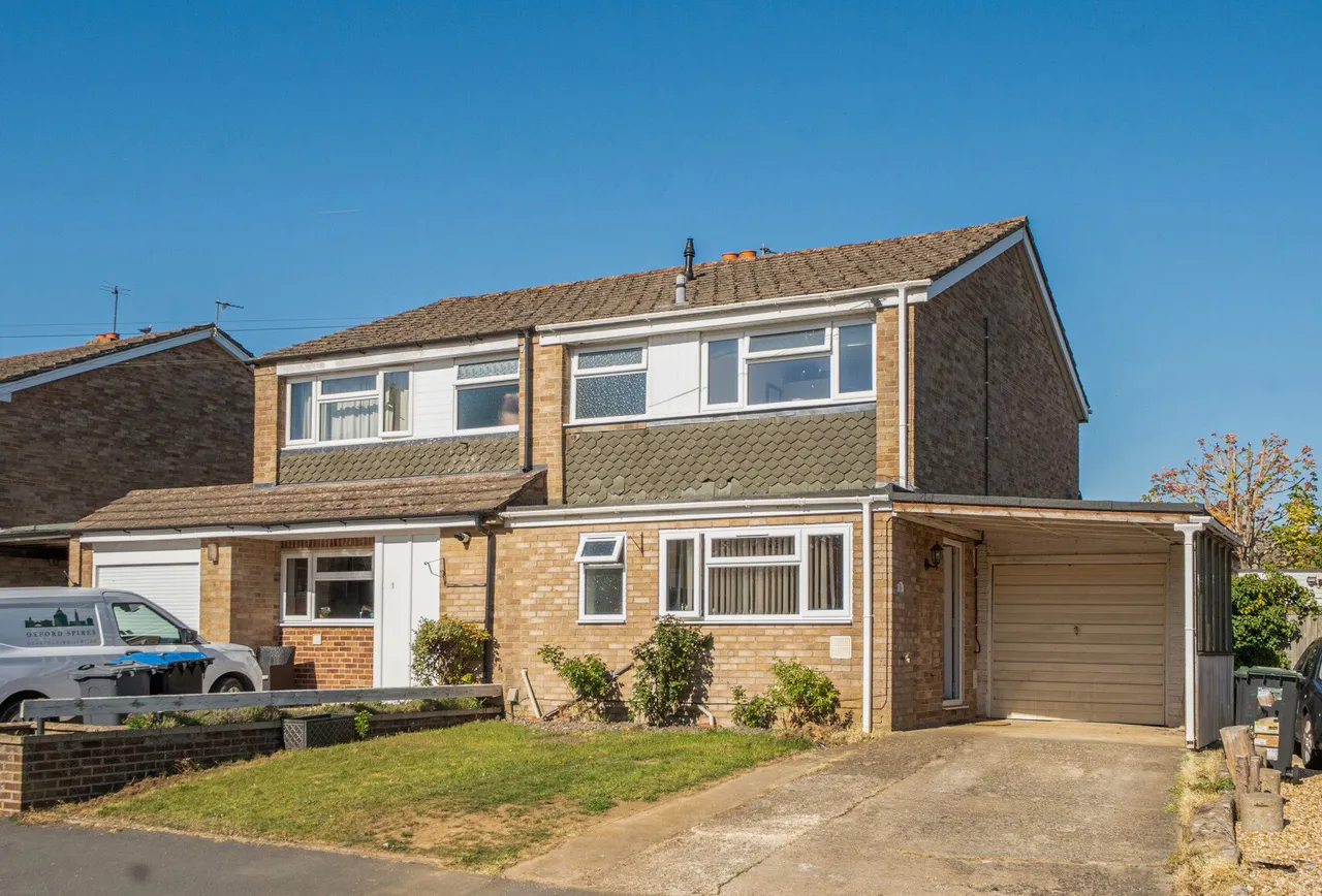 3 bed house for sale — Burwell Drive, Witney, OX28 5NE