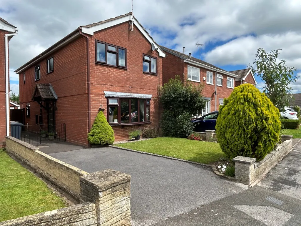 4 bed house for sale, Greenacres Drive, Uttoxeter