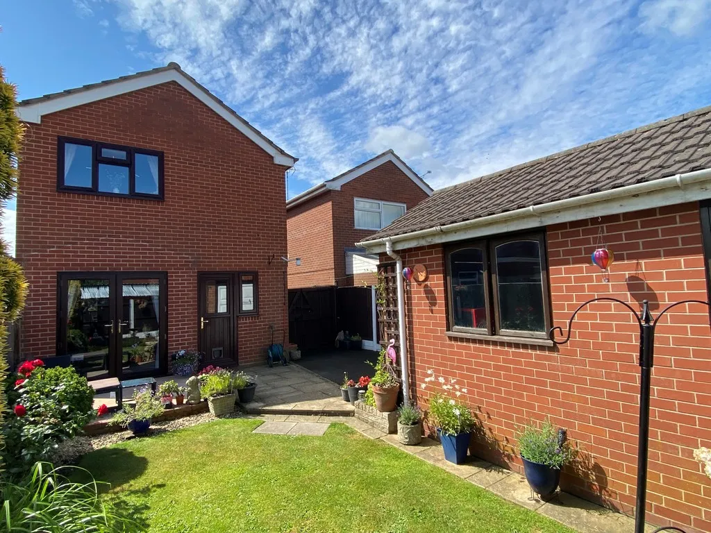 Greenacres Drive, Uttoxeter, photo 21