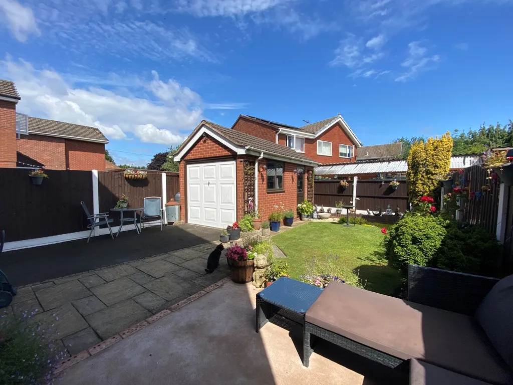 Greenacres Drive, Uttoxeter, photo 19