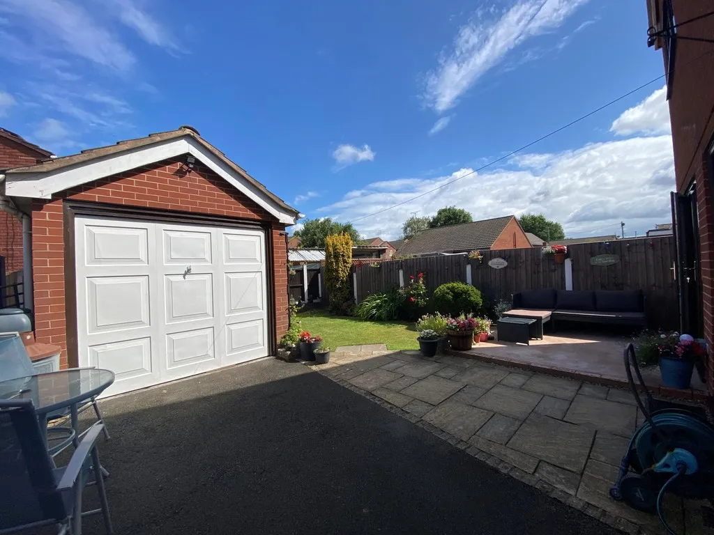 Greenacres Drive, Uttoxeter, photo 22