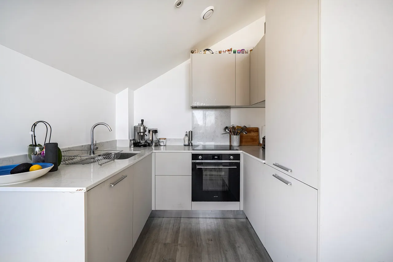Flat 30, Stiles West Studios, 40-50 East Road, London, photo 5