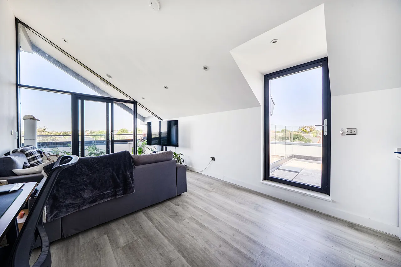 Flat 30, Stiles West Studios, 40-50 East Road, London, photo 2