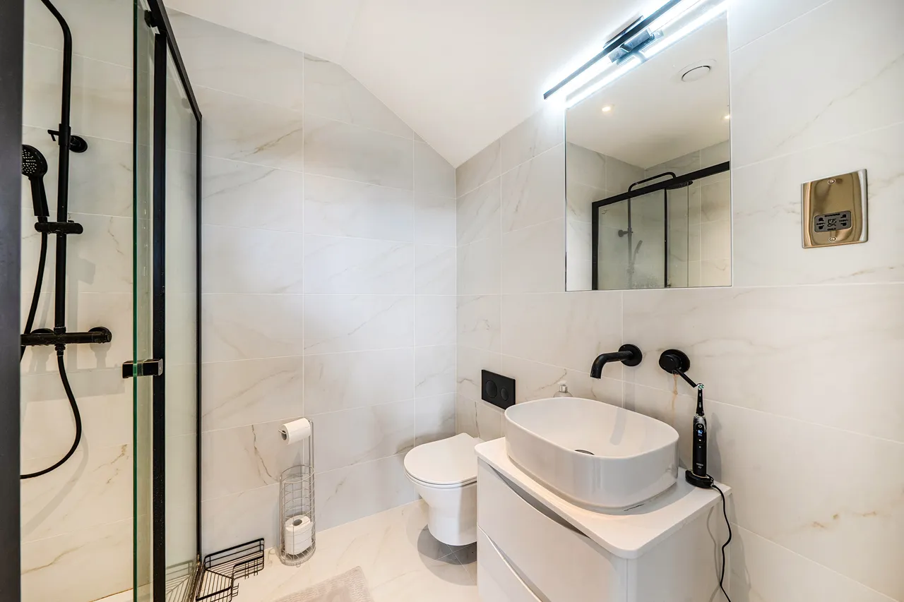 Flat 30, Stiles West Studios, 40-50 East Road, London, photo 9