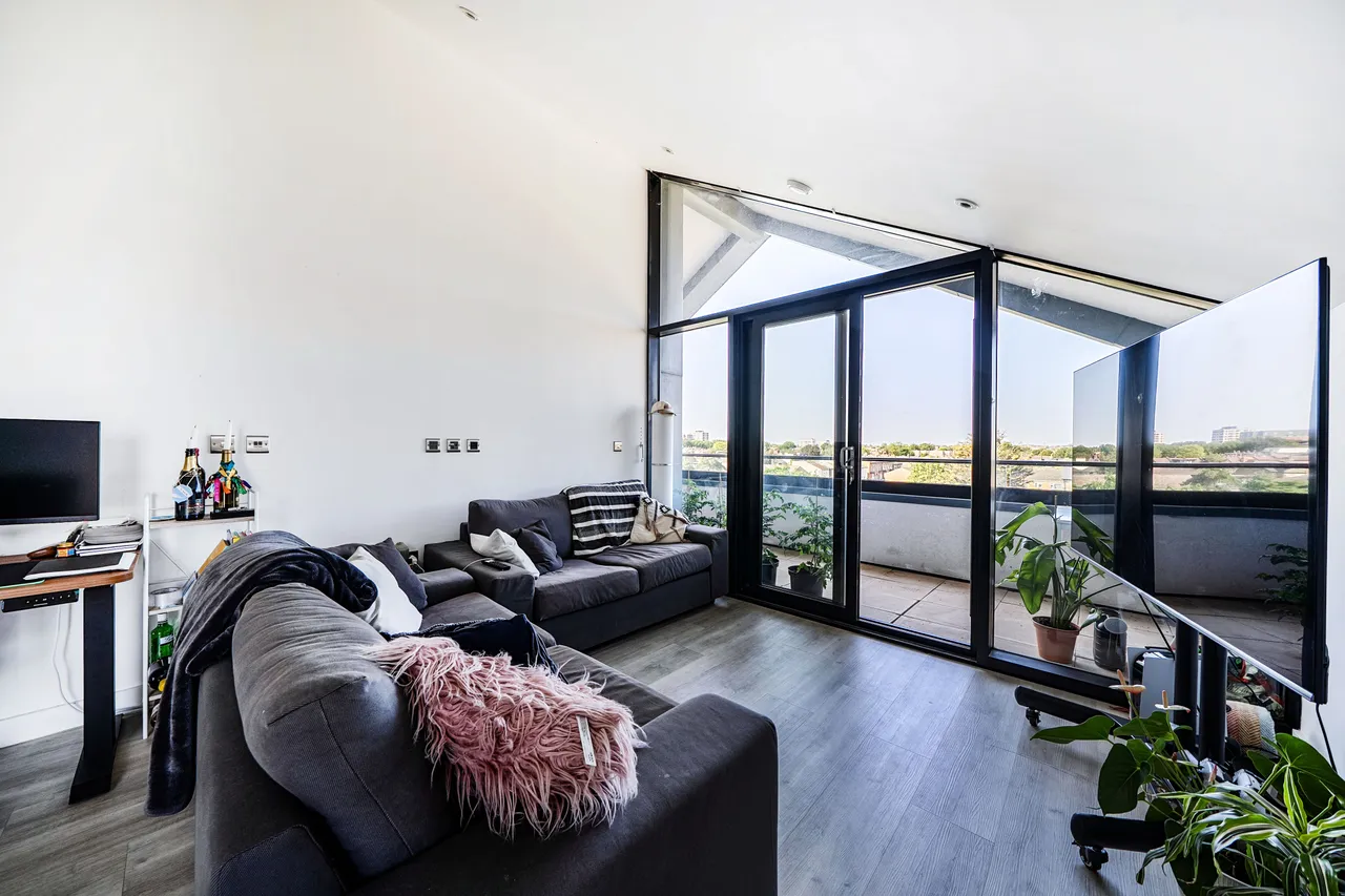 2 bed flat for sale — Flat 30, Stiles West Studios, 40-50 East Road, London