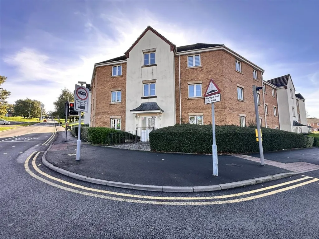 2 bed flat for sale, Kingsway, Oldbury, B68