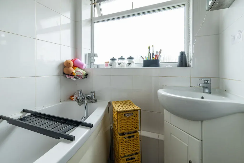 Wye Close, Bletchley, Milton Keynes, Buckinghamshire, MK3 7PJ, photo 6