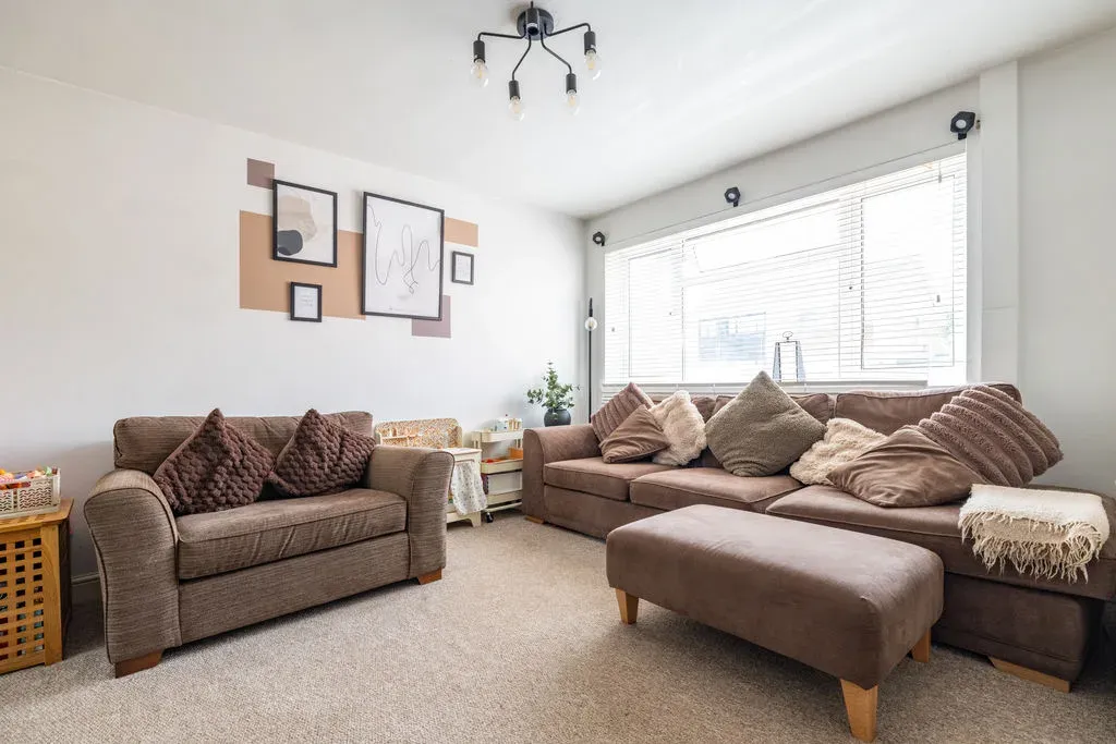 Wye Close, Bletchley, Milton Keynes, Buckinghamshire, MK3 7PJ, photo 2
