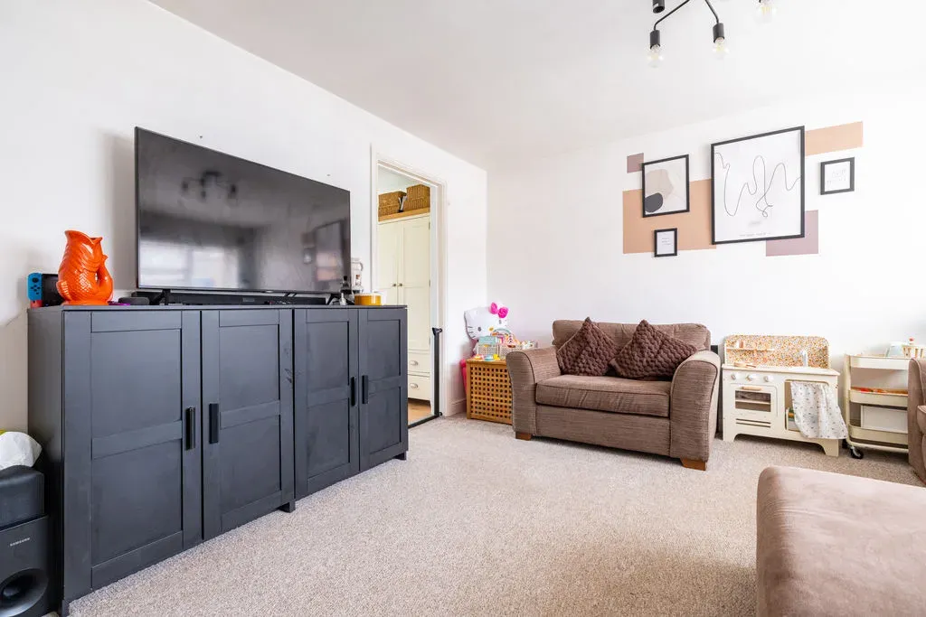 Wye Close, Bletchley, Milton Keynes, Buckinghamshire, MK3 7PJ, photo 15