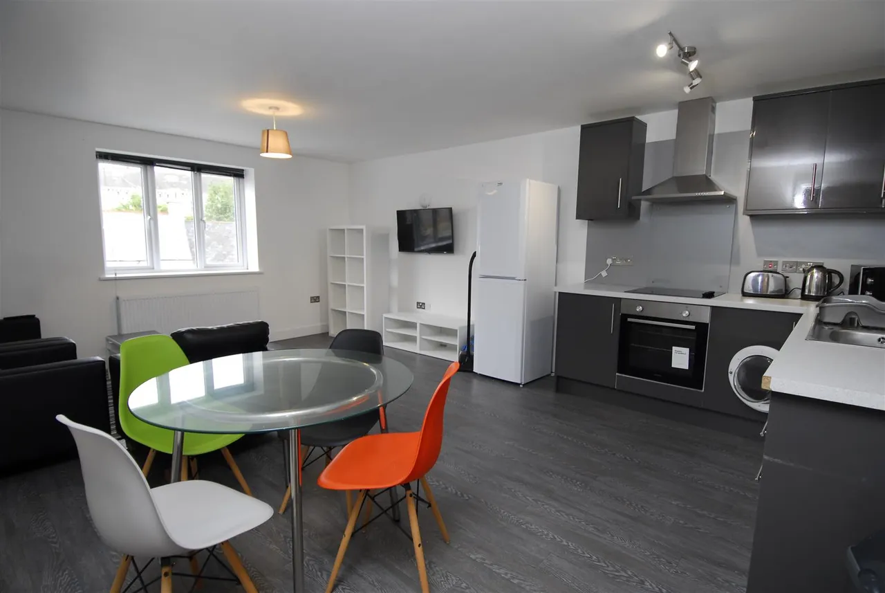 2 bed flat to rent, Belgrave Manor Apt, Plymouth
