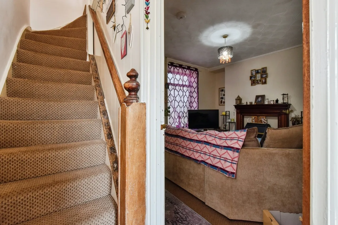 Pen Y Fon Street, Llanelli, SA15, photo 10