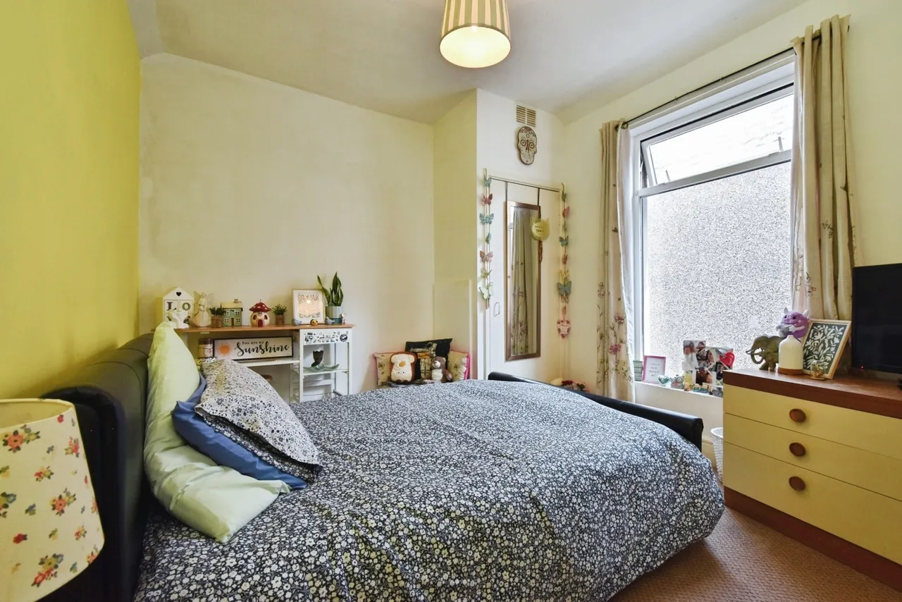 Pen Y Fon Street, Llanelli, SA15, photo 11
