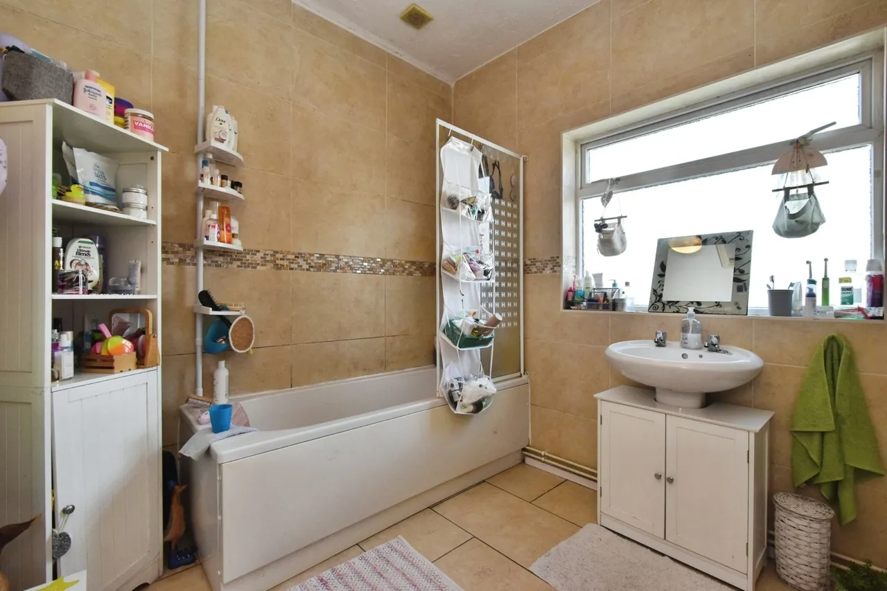 Pen Y Fon Street, Llanelli, SA15, photo 8