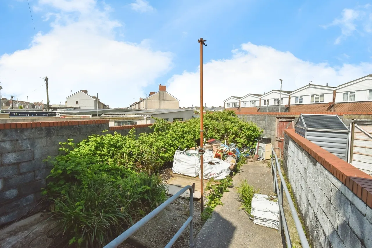 Pen Y Fon Street, Llanelli, SA15, photo 9