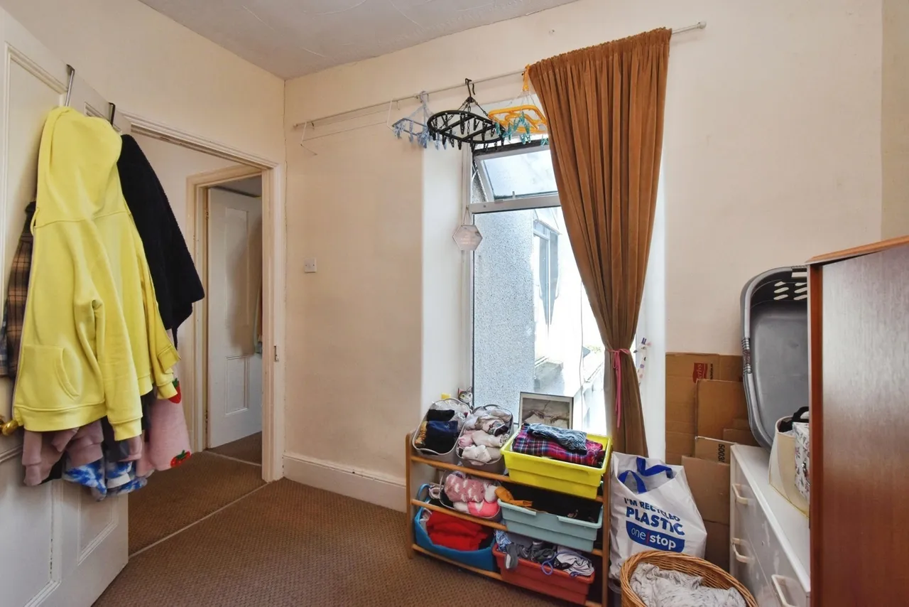 Pen Y Fon Street, Llanelli, SA15, photo 13
