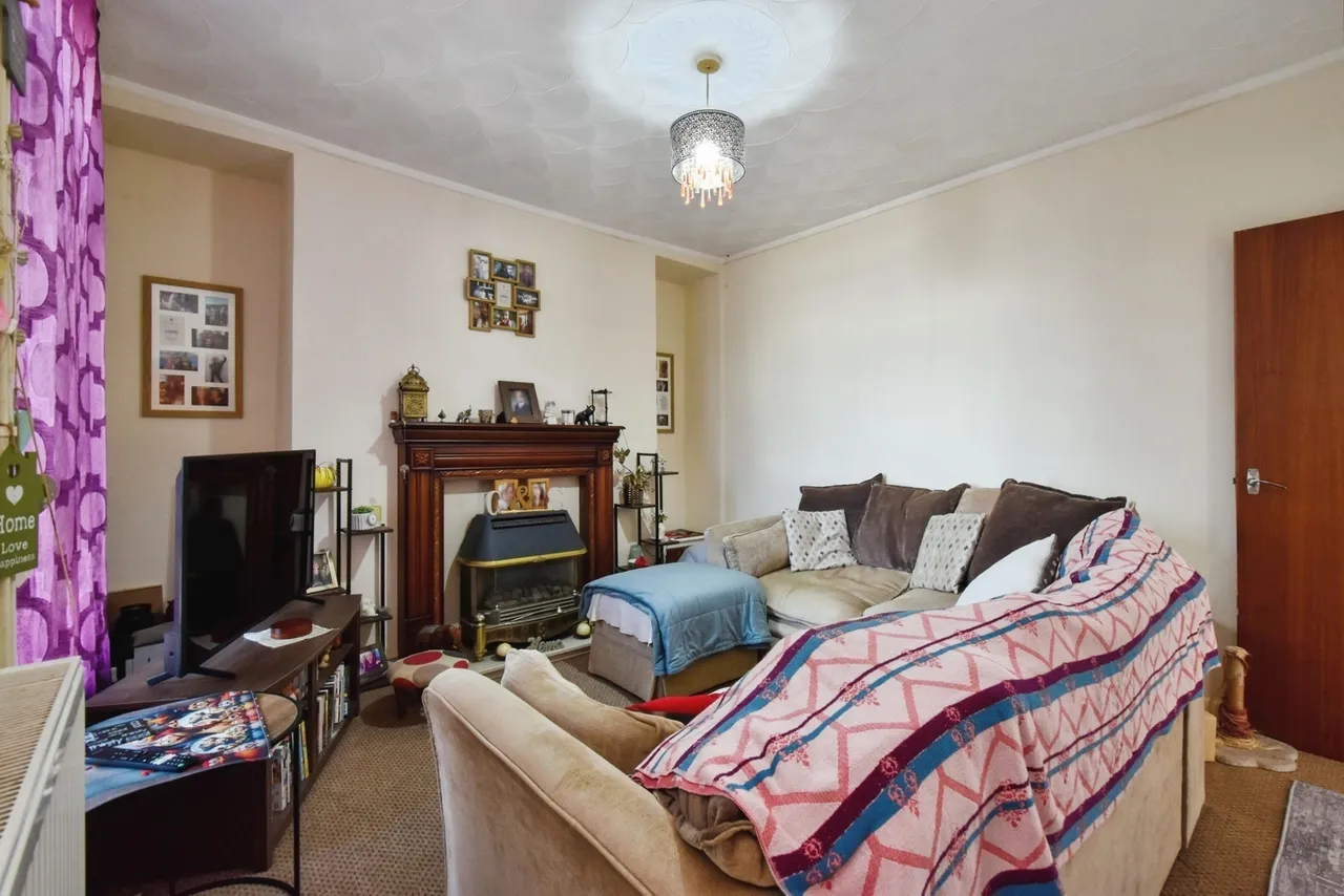 Pen Y Fon Street, Llanelli, SA15, photo 2