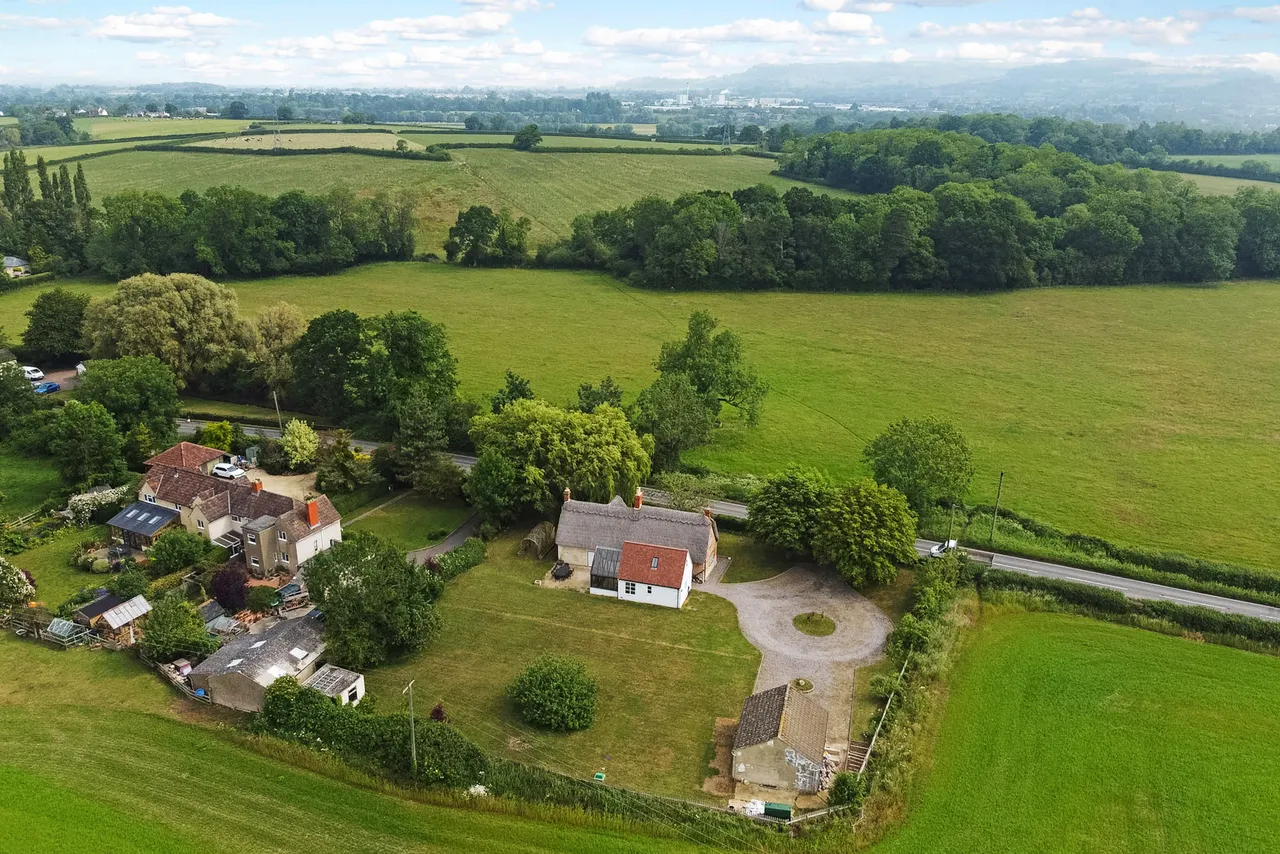 Bath Road, Frocester, GL10, photo 24