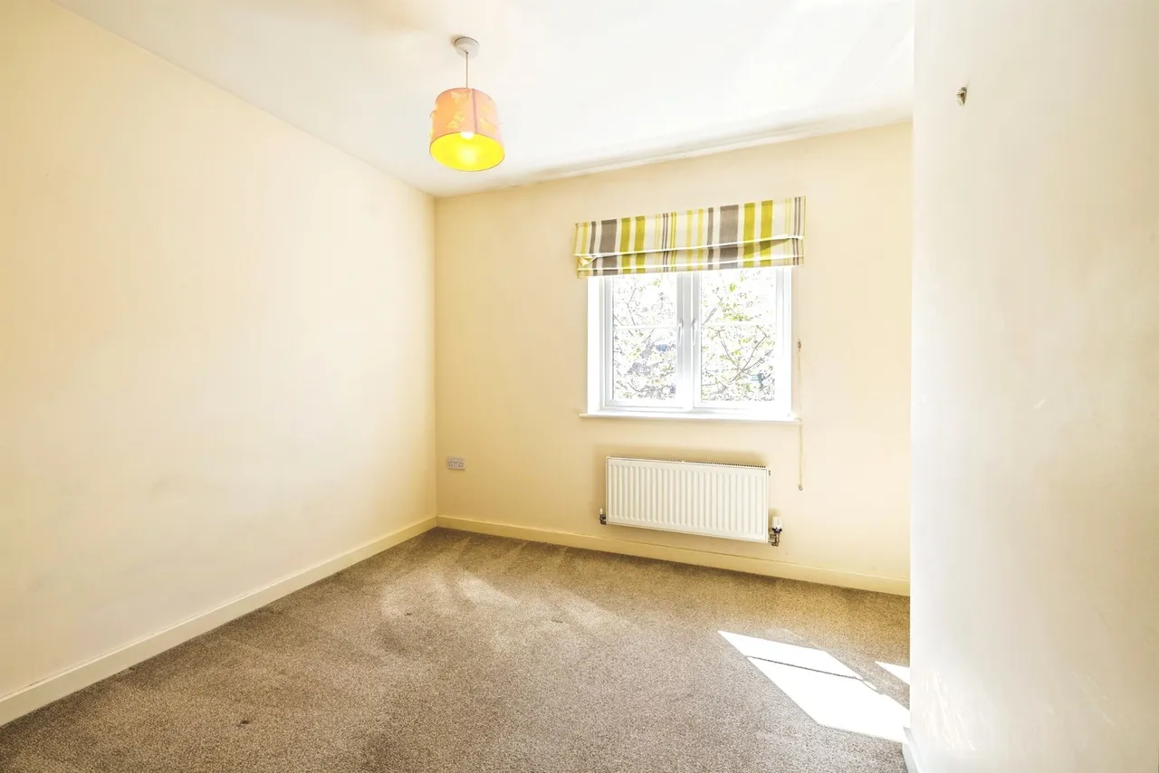 Bluebell Walk, Witham St. Hughs, LN6, photo 10