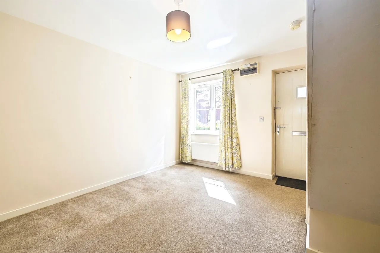 Bluebell Walk, Witham St. Hughs, LN6, photo 13