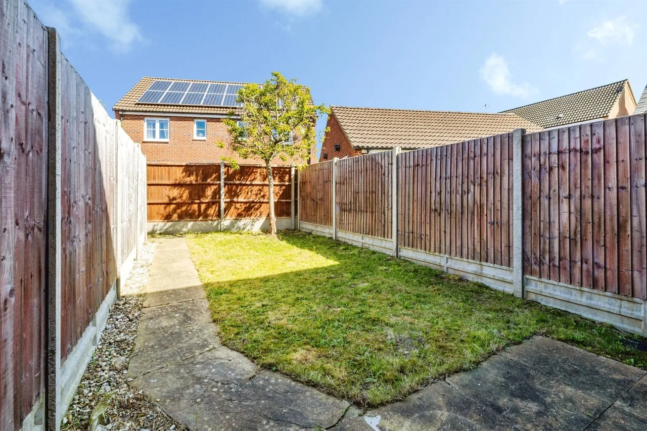 Bluebell Walk, Witham St. Hughs, LN6, photo 15