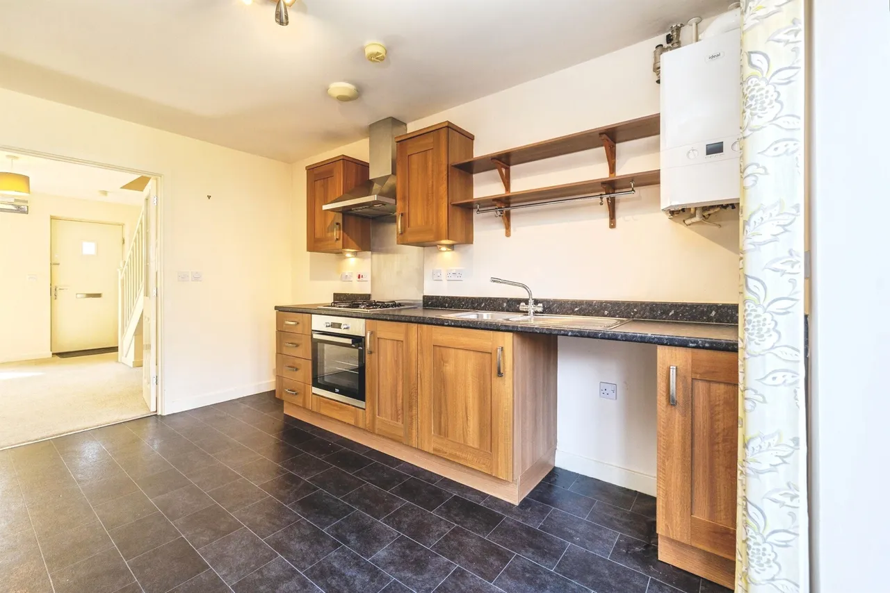 Bluebell Walk, Witham St. Hughs, LN6, photo 4