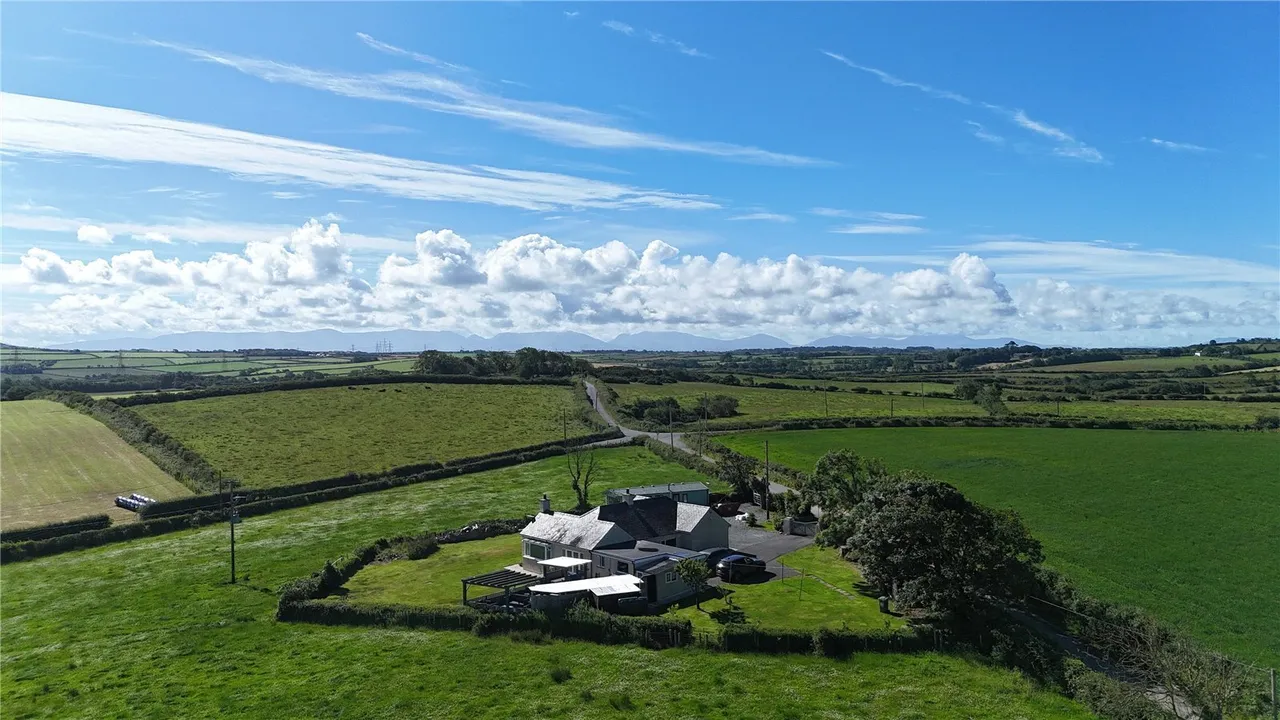 Llandyfrydog, Llannerch-y-Medd, LL71, photo 13