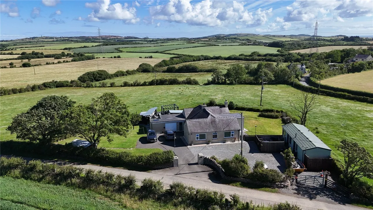 Llandyfrydog, Llannerch-y-Medd, LL71, photo 2