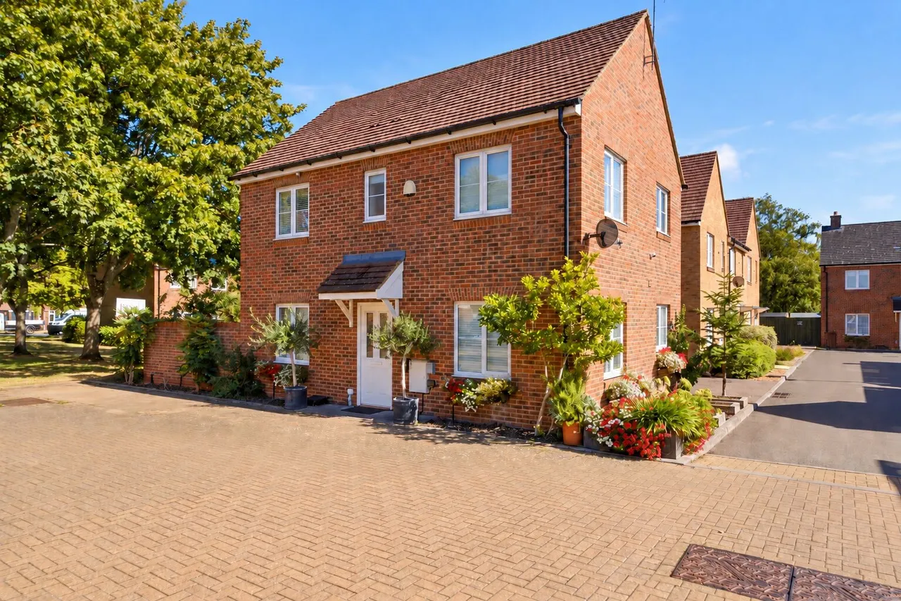 Old School Drive, Wheathampstead, AL4, photo 21