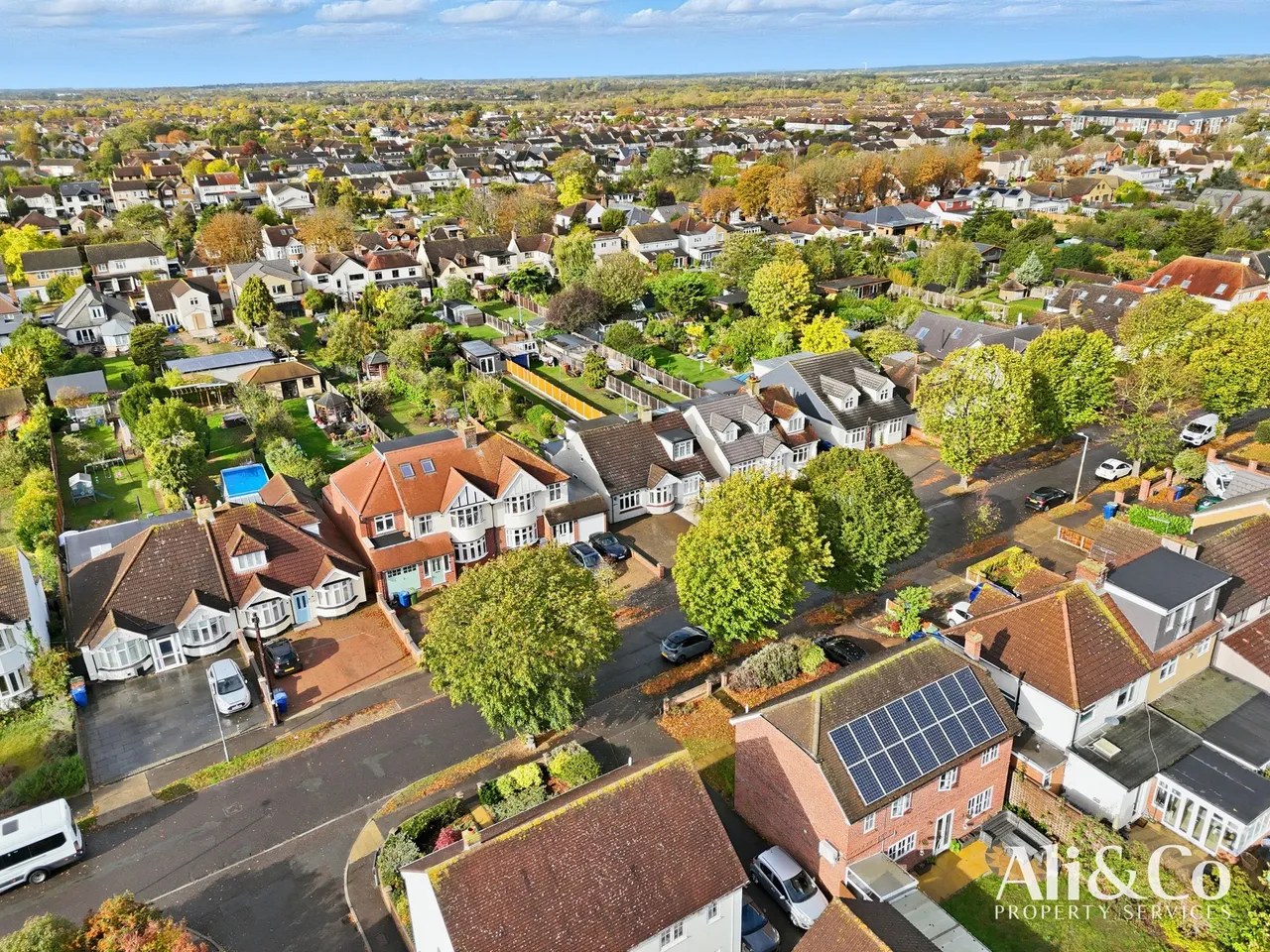 3 bed house for sale — Connaught Avenue, Grays, Essex, RM16 2XS