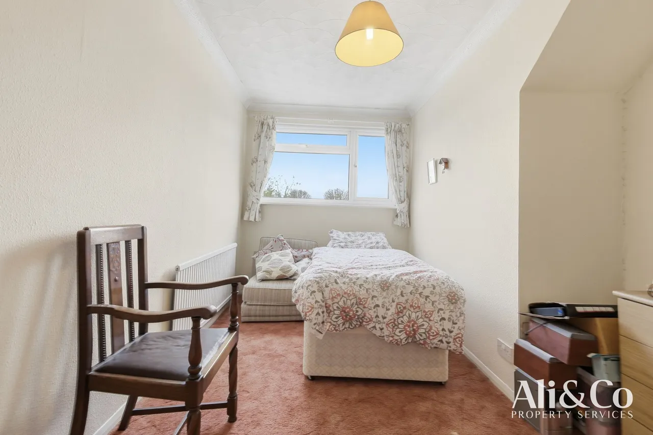 Connaught Avenue, Grays, Essex, RM16 2XS, photo 15