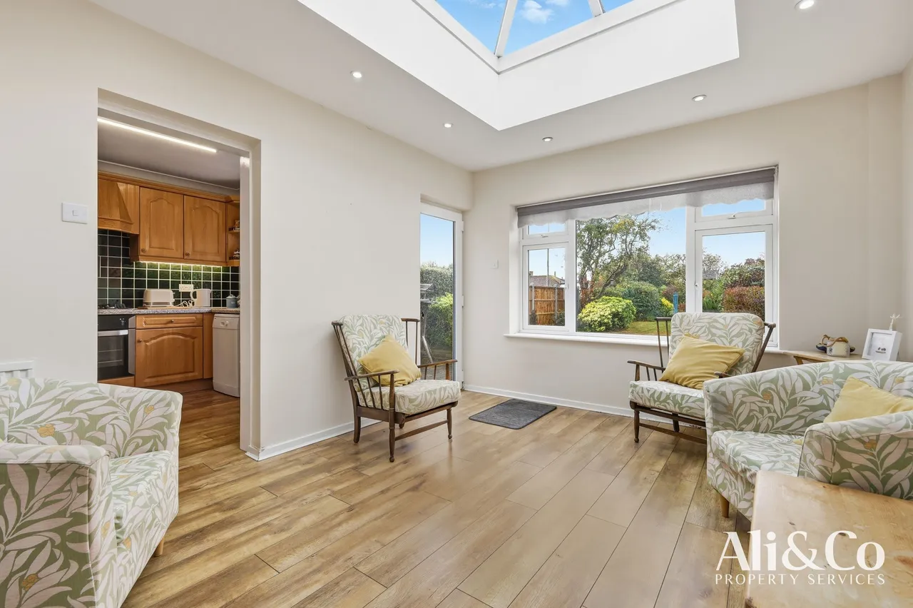 Connaught Avenue, Grays, Essex, RM16 2XS, photo 4