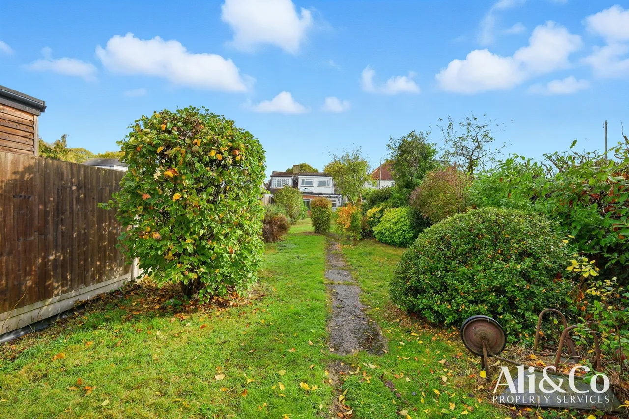 Connaught Avenue, Grays, Essex, RM16 2XS, photo 18