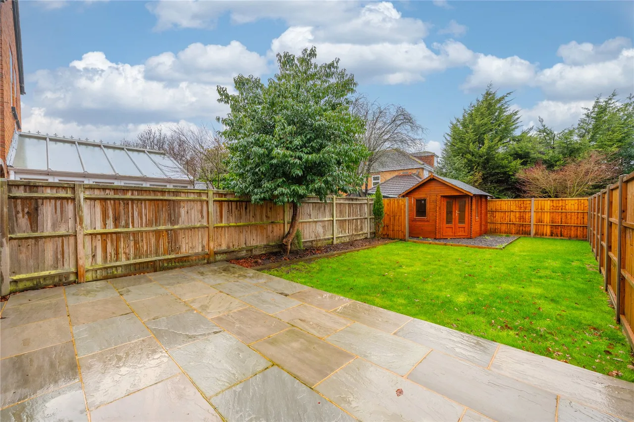 New Haw Road, Addlestone, KT15, photo 8