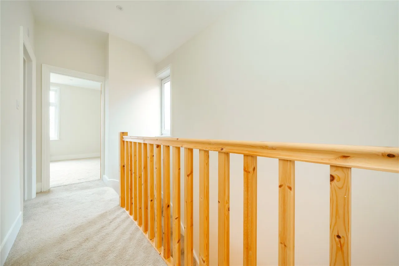 New Haw Road, Addlestone, KT15, photo 12