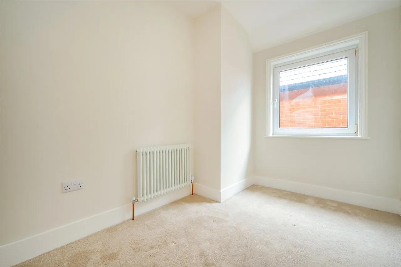 New Haw Road, Addlestone, KT15, photo 11