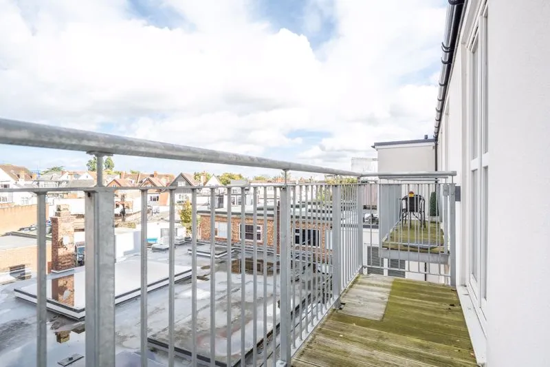 New Zealand Avenue, Walton-On-Thames, KT12, photo 8