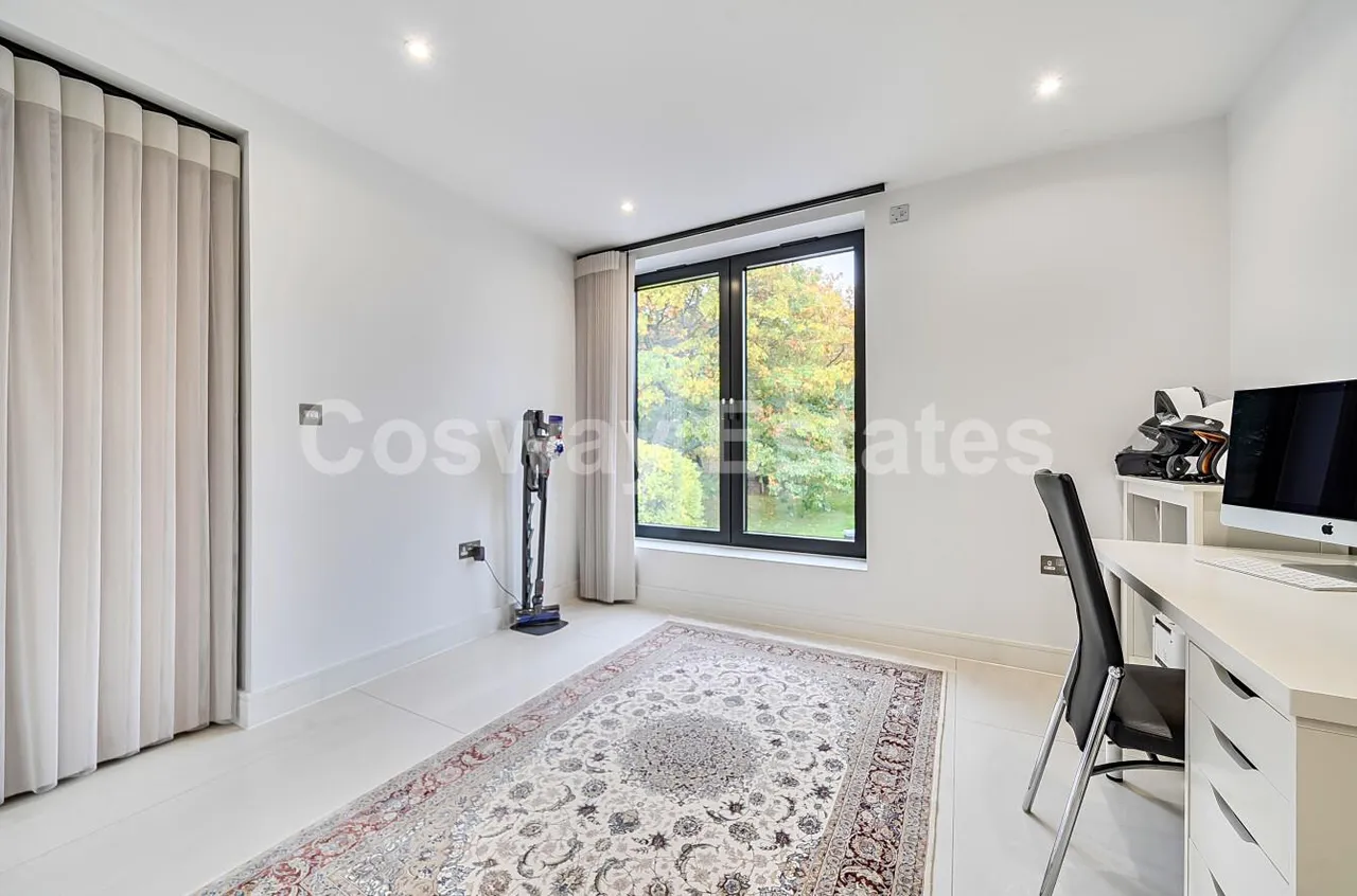 Reddings Close, Mill Hill, NW7, London, photo 6