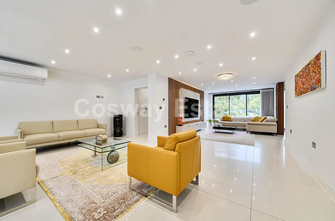 Reddings Close, Mill Hill, NW7, London, photo 4