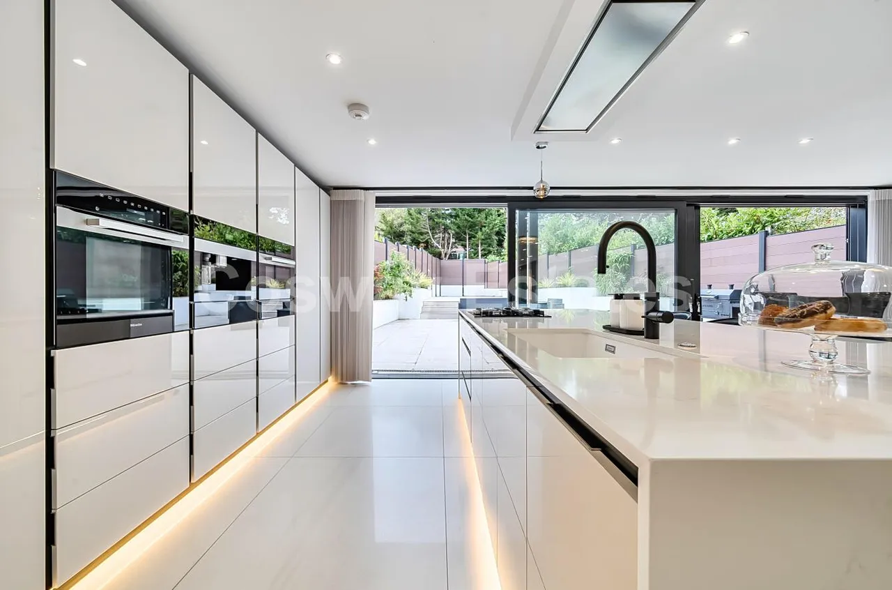 Reddings Close, Mill Hill, NW7, London, photo 3