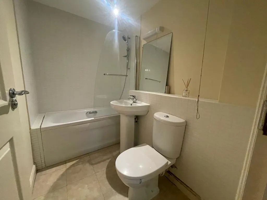 Bury Old Road, Prestwich, M25, photo 11